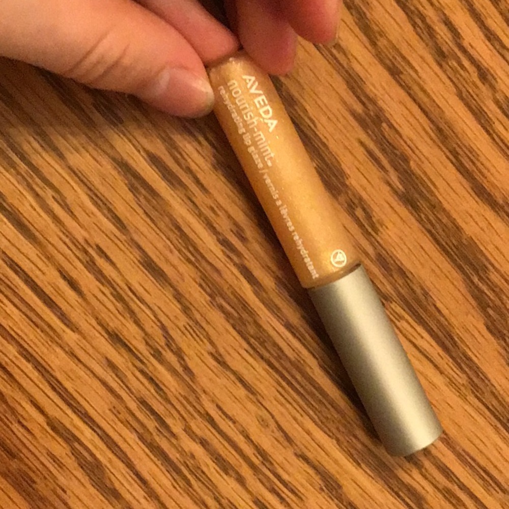 aveda nourish mint golden lilly lip gloss